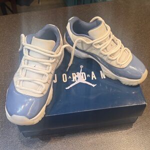 Air Jordan 11 Retro Low - Size 9